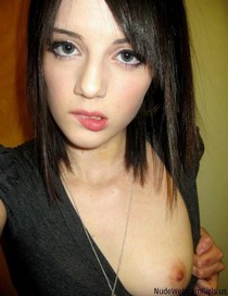 Tattooed hottie Anna